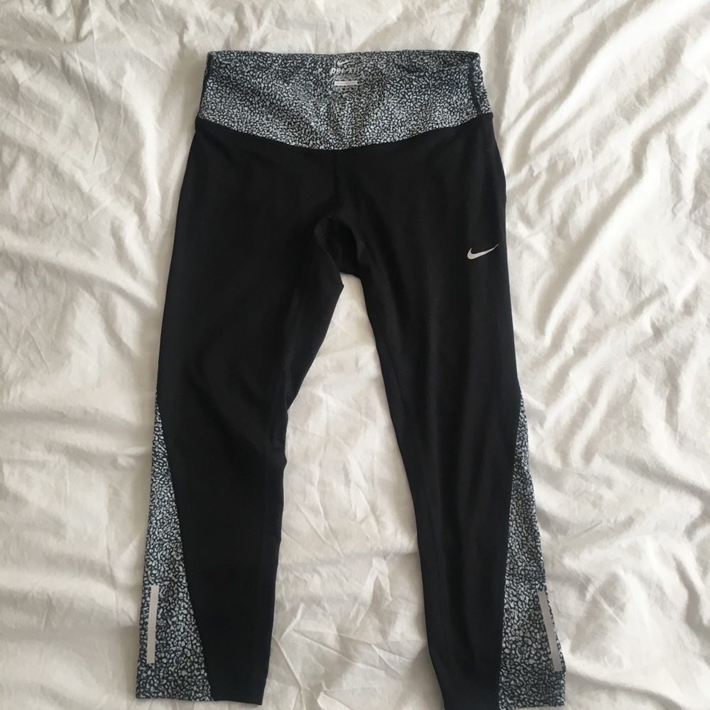 Nike Cropped Leggings